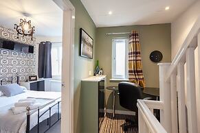 Lakeside view - Manchester townhouse