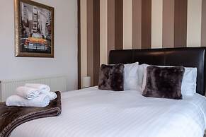 Lakeside view - Manchester townhouse