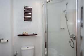 Lakeside view - Manchester townhouse