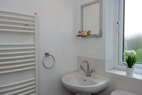 Lakeside view - Manchester townhouse