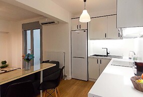 Plaka Hidden Jewel - Acropolis