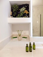 Plaka Hidden Jewel - Acropolis