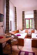 Pension an der Pillnitzer Schlossfaehre