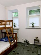 Friends Forever - Hostel