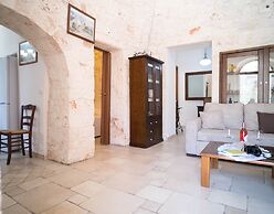 Trullo Paan Pascarosa Ostuni by Typney