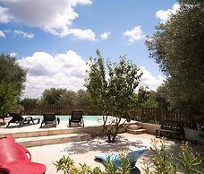 Trullo Paan Pascarosa Ostuni by Typney