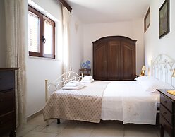 Trullo Paan Pascarosa Ostuni by Typney