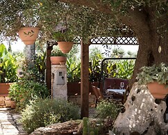 Trullo Paan Pascarosa Ostuni by Typney