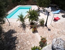 Trullo Paan Pascarosa Ostuni by Typney