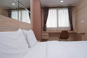 Best Homey Studio at The Oasis Apartment