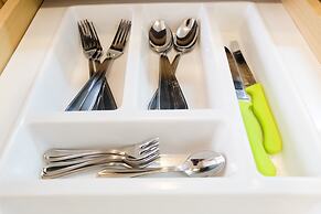 Spacious 1BR for 5 Pax at Maple Park Apartment