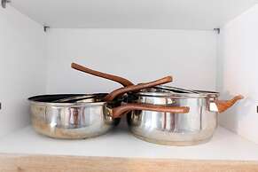 Modern and Bright 2BR Green Pramuka Apartment