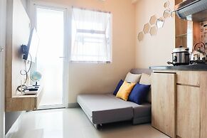 Modern and Bright 2BR Green Pramuka Apartment