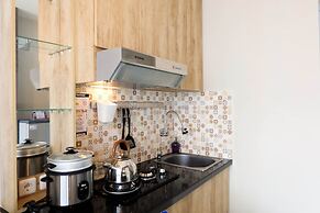 Modern and Bright 2BR Green Pramuka Apartment
