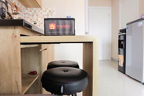 Modern and Bright 2BR Green Pramuka Apartment