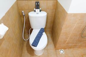 Modern and Bright 2BR Green Pramuka Apartment