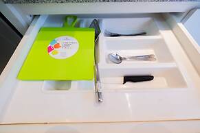 Nice Studio at Green Pramuka Apartment