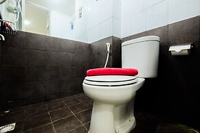 Nice Studio at Green Pramuka Apartment