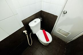 Nice Studio at Green Pramuka Apartment