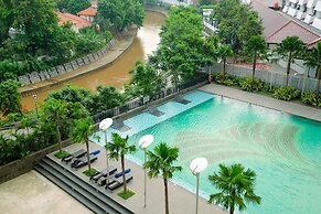 Best Emerald Studio Room Apartment at Capitol Park Residence