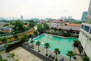 Best Emerald Studio Room Apartment at Capitol Park Residence