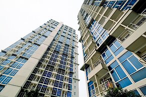 Best Emerald Studio Room Apartment at Capitol Park Residence