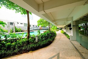 Best Price Studio Apartment at Capitol Park Residence