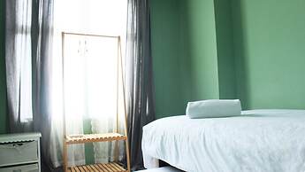 Modern 2BR Apartment at Newton Residence