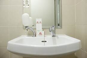 Fabulous 1BR Apartment @ Parahyangan Residence