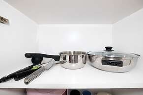 Elegant Studio Room The Springlake Summarecon Apartment