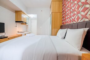 Elegant Studio Room The Springlake Summarecon Apartment