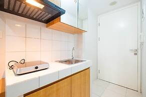 Elegant Studio Room The Springlake Summarecon Apartment