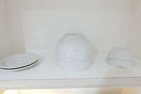 Spacious Studio Apartment @ Azalea Suites