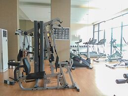 Spacious Studio Apartment @ Azalea Suites