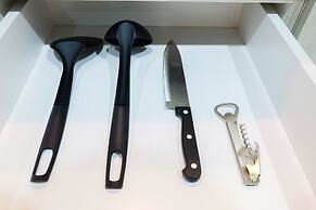 Spacious Studio Apartment @ Azalea Suites