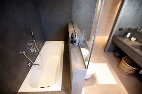 Casa Nostra Luxury Suites