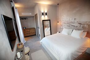 Casa Nostra Luxury Suites