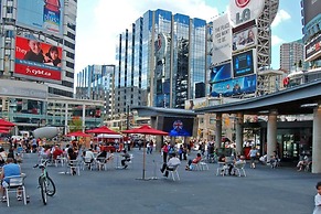 Downtown Posh Penthouse in the City, Walk Score 95