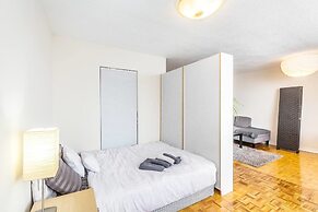 Downtown Posh Penthouse in the City, Walk Score 95