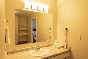 Dunvegan Inn and Suites