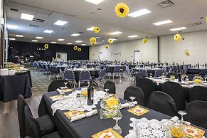 Dunvegan Inn and Suites