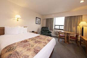 Dunvegan Inn and Suites