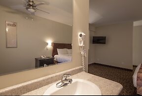 Dunvegan Inn and Suites