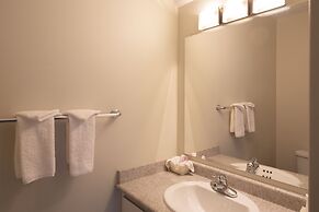 Dunvegan Inn and Suites