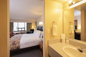 Dunvegan Inn and Suites