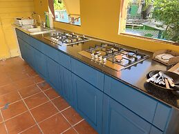 The Waterfront Inn - Hostel