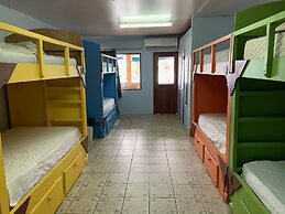 The Waterfront Inn - Hostel