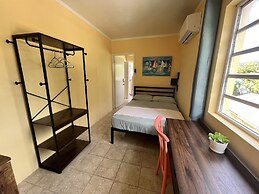 The Waterfront Inn - Hostel