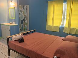 The Waterfront Inn - Hostel