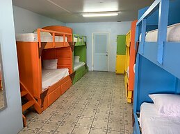 The Waterfront Inn - Hostel